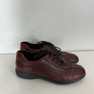 ECCO Womens size 6-6.5 Eur 37 Red leather lace up shoes